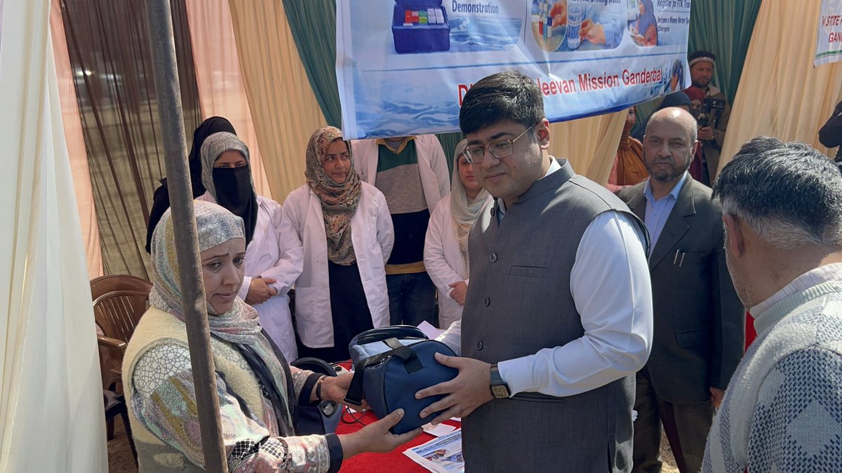 pherwsd's tweet photo. Nari Shakti Diwas was celebrated by Rural water supply Division Ganderbal during the ongoing Jal Mahotsav Pakhwada on 8th March 2026. On the occasion, role of women in water supply quality and management was emphasised and women were encouraged to participate in water (1/3) https://t.co/HNx6uo7afP