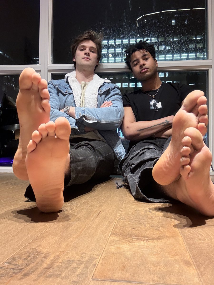 OliveRioter's tweet photo. Me and me brother @jack23_alpha taking over https://t.co/CRpwIhnUPD