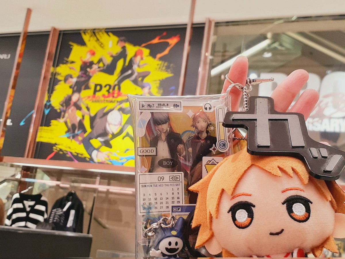 P4のTシャツラスイチゲット出来ましたｧ……😭😭😭！！！朝８時半から待っててよかったぁ😭😭😭😭✨
写真とるためだけに田舎から出てきたことにならなくて良かったぁ😭😭😭