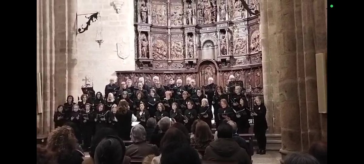 CorodeSande's tweet photo. 🎶 Ayer el Coro Francisco de Sande participó en el Encuentro de Corales de Música Sacra en la Concatedral de Santa María.
Gracias al Orfeón Cacereño por la organización y a los coros participantes por compartir una noche tan especial.
✨ ¡Gracias también al público!
#MúsicaCoral https://t.co/LWp4VgXPhh