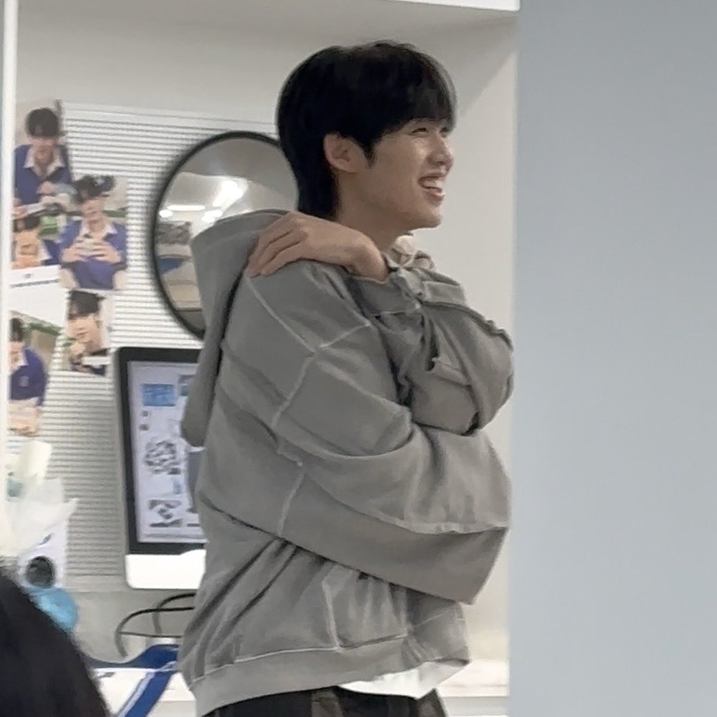 17313H's tweet photo. 귬니 ㄴㅓ무 보고싶었움..
항상 응원해 ➰🤍

#미완성의지도
#도하 #나규민 https://t.co/tQq9Bin569