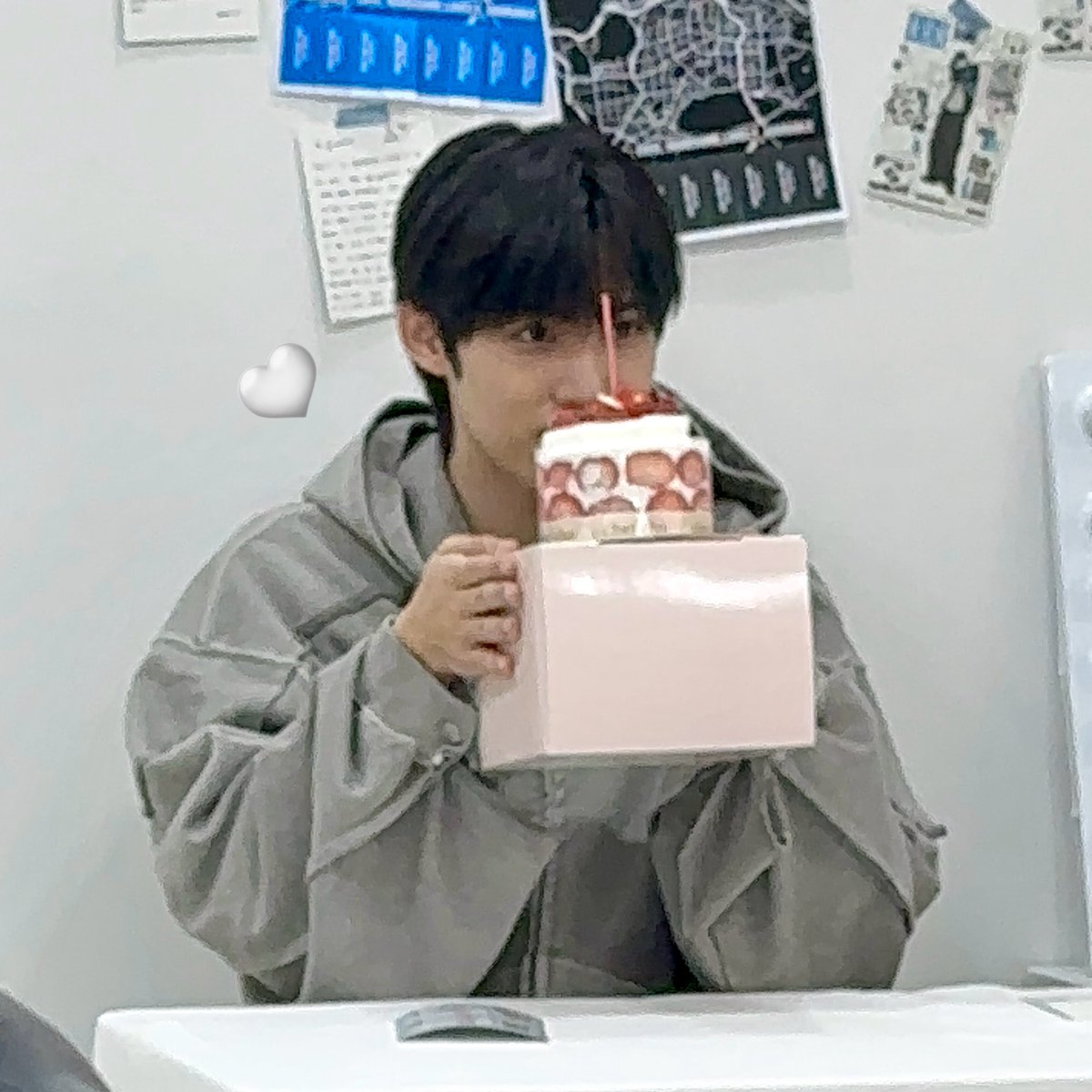 17313H's tweet photo. 귬니 ㄴㅓ무 보고싶었움..
항상 응원해 ➰🤍

#미완성의지도
#도하 #나규민 https://t.co/tQq9Bin569