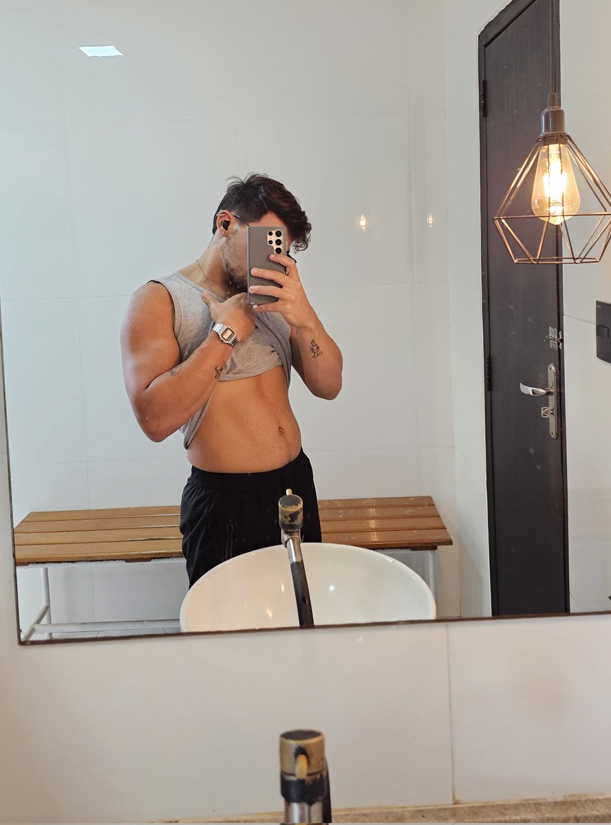 OMGmorim's tweet photo. Gordinho mas ta bom https://t.co/joku7CTXqv