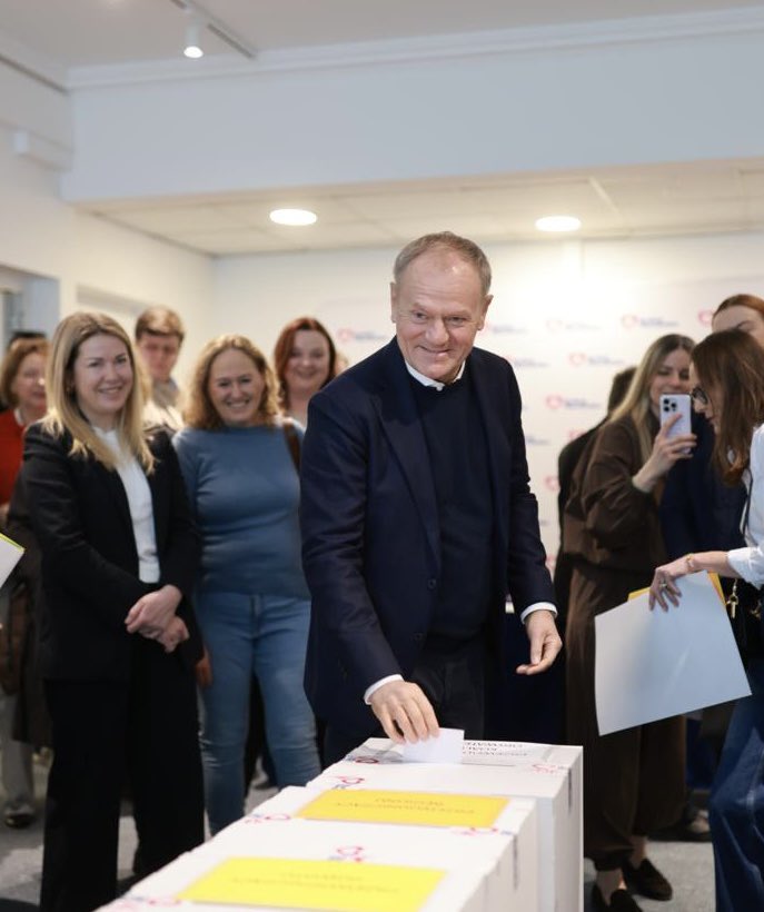 Donald Tusk tweet media