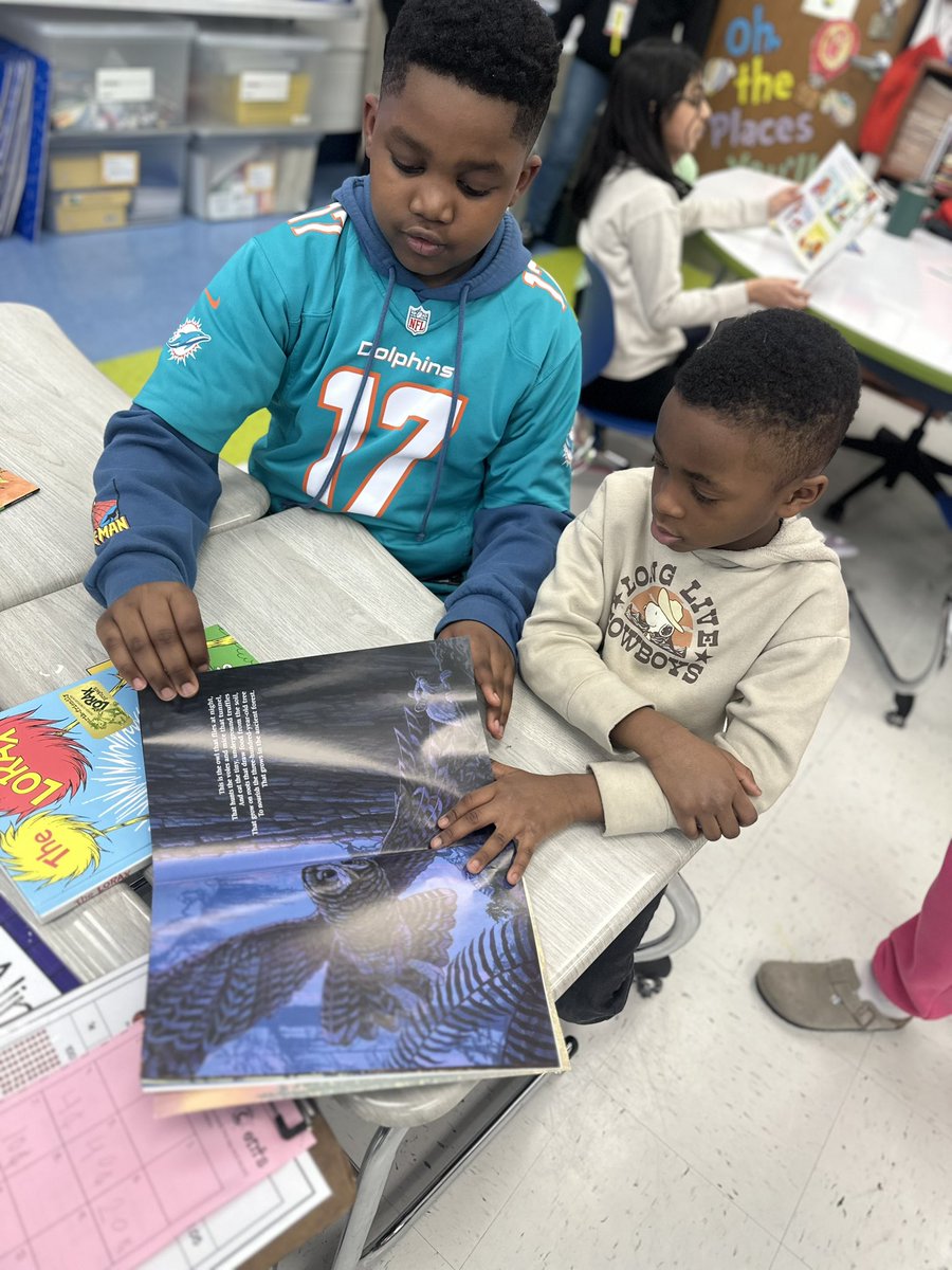 Fabulous1stCMS's tweet image. Wrapping up Read Across America with our amazing 4th grade buddies! 📚✨
Nothing better than buddy reading, big smiles, and sharing our love for books together. 💙📖 #ReadAcrossAmerica #BuddyReading @NicoleMusarra @husservp @CMSmtolive