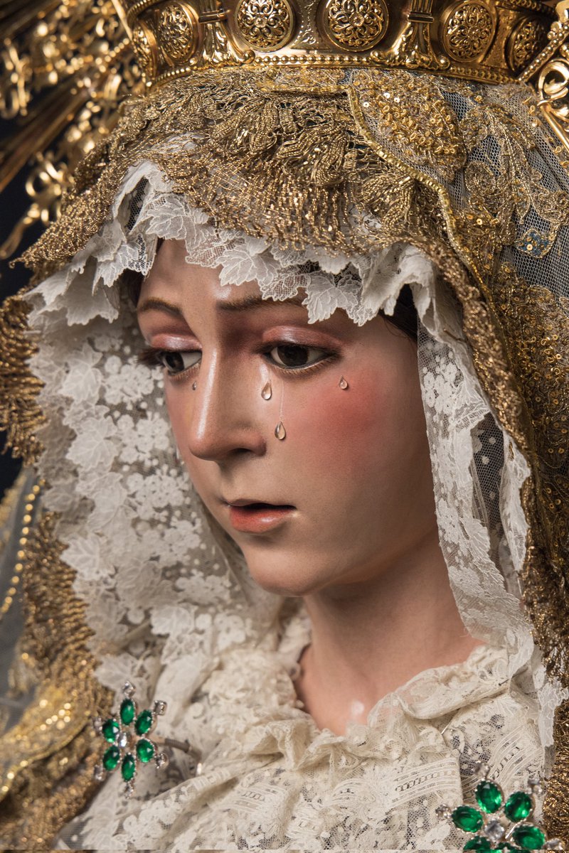 Define felicidad 
💚💚💚💚💚
<a href="/Hdad_Macarena/">Hermandad de la Macarena</a> 

📷 Emilio Sáenz