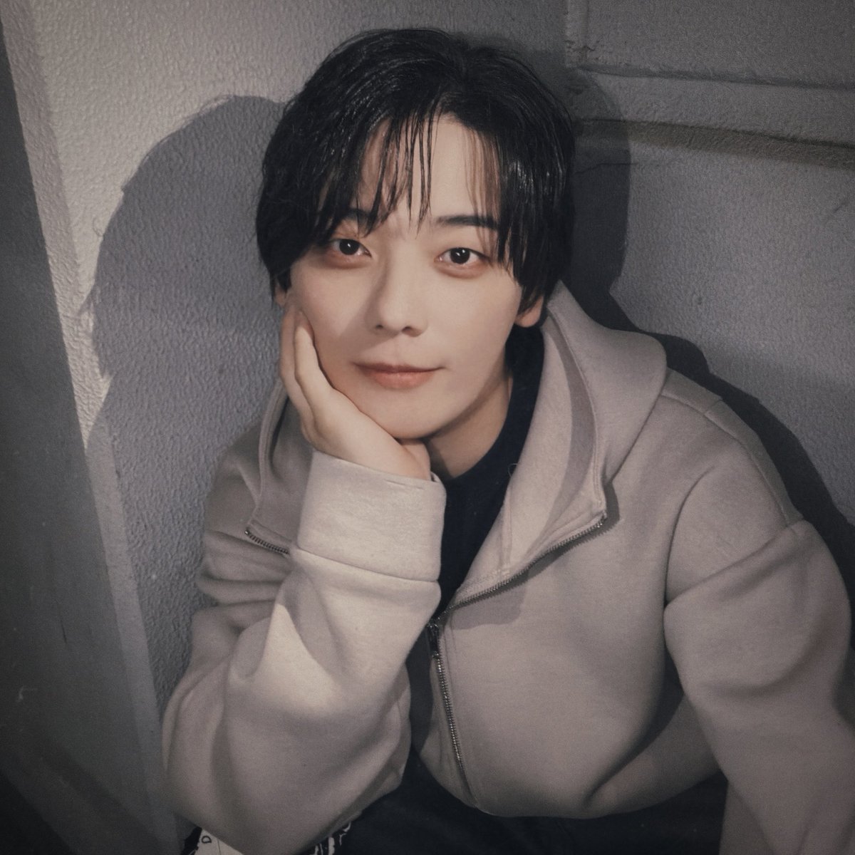 My_kwk_N's tweet photo. 3月8日

「みやの日」

いつも応援ありがとうございます。

せっかくなので久しぶりにカバー動画でもあげちゃおうかな。

#みやの日 https://t.co/VywVtUOn42