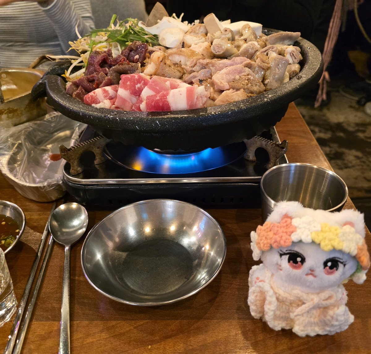 tingmiaomiao's tweet photo. 오총사 부활🔥🪽

@thebesthamz @hams_on_
@mykuromch @dagong32

#리더토끼_유진이의_당근맛켓
#소정이와_햇살가득맛집
#채혀니먹잇감 https://t.co/dgxjQASGhH