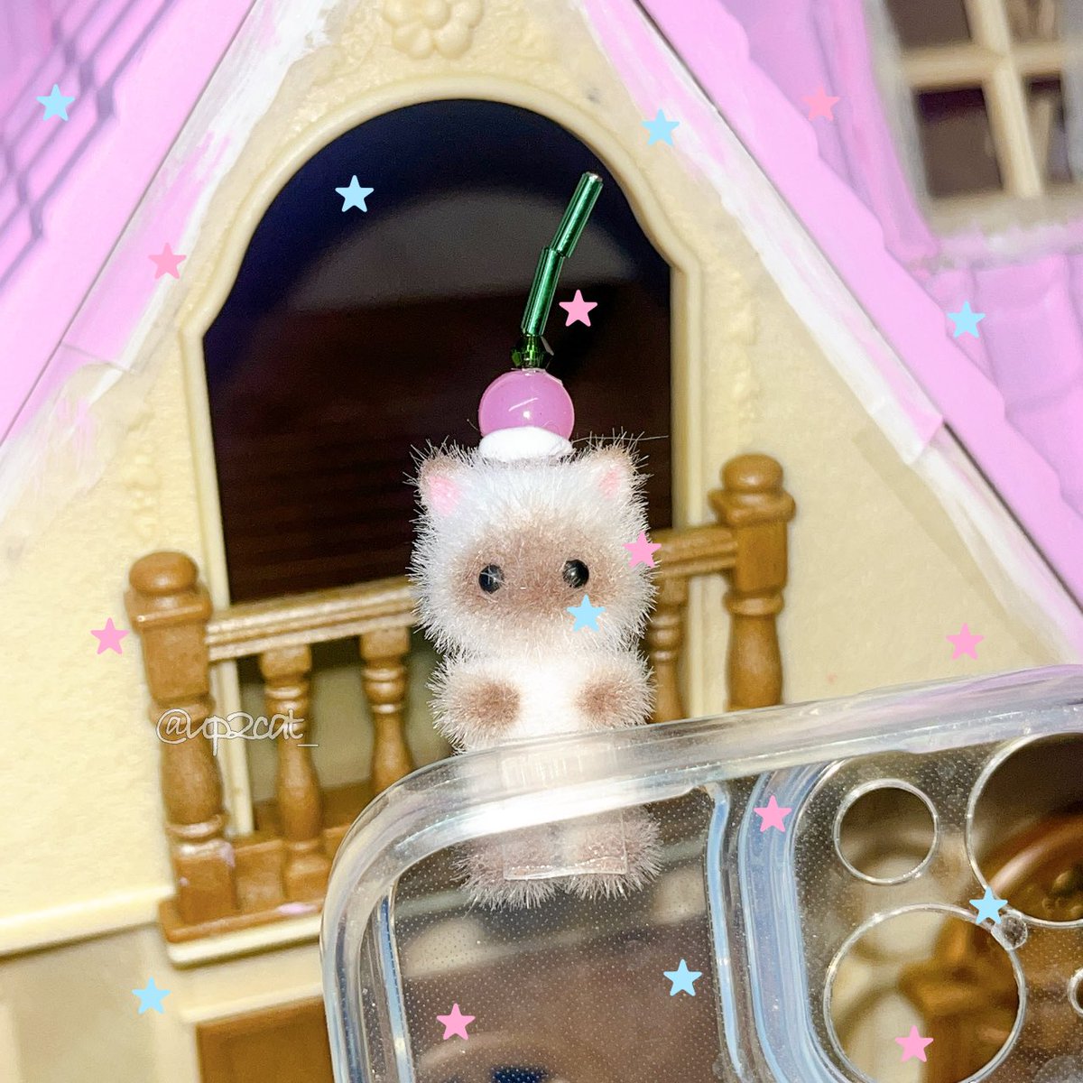 up2catฟอลก่อนเดม tweet media