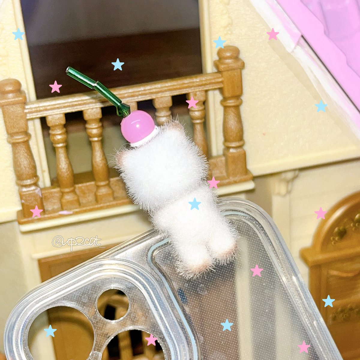 up2catฟอลก่อนเดม tweet media