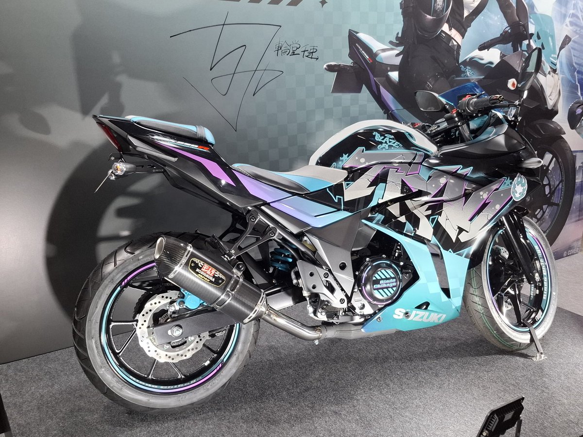 gattya1023mh's tweet photo. 今日SUZUKIブースに行った際にSUZUKIのスタッフさんがいたので少しお話をしたのですが
「このバイク販売とか無いのですか？」
に対して
「沢山のお声があれば前向きに検討してみたいですね」と言っていました！

ニックの皆さん可能性はゼロじゃありませんよ！！

#輪堂千速
#まくはりん堂 https://t.co/Dazm1N3W9n