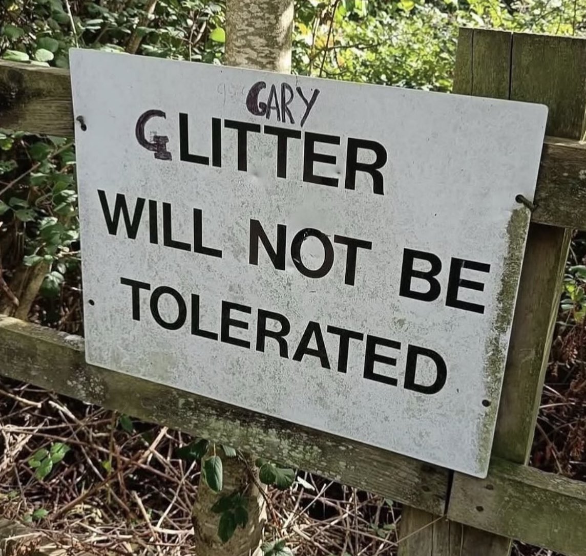 No Context Brits tweet media