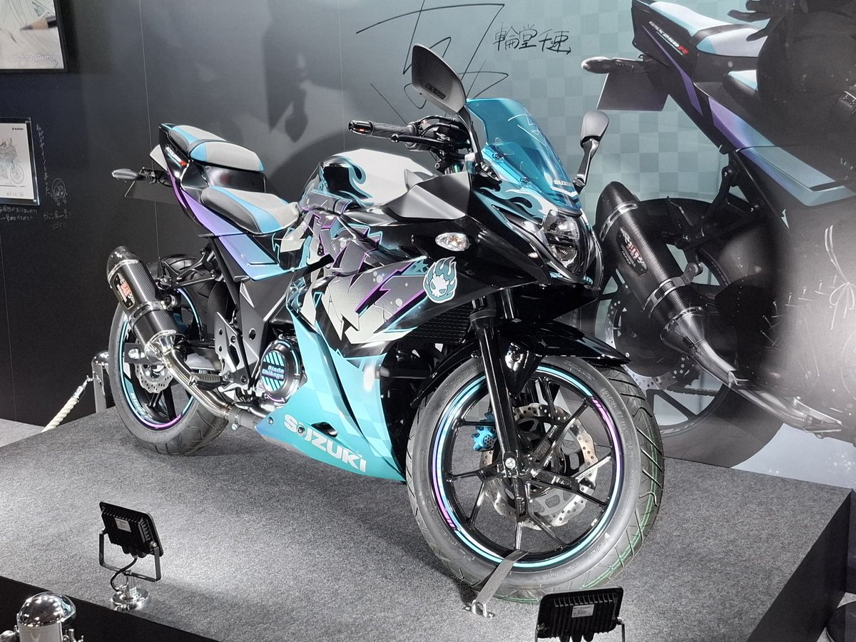 gattya1023mh's tweet photo. 今日SUZUKIブースに行った際にSUZUKIのスタッフさんがいたので少しお話をしたのですが
「このバイク販売とか無いのですか？」
に対して
「沢山のお声があれば前向きに検討してみたいですね」と言っていました！

ニックの皆さん可能性はゼロじゃありませんよ！！

#輪堂千速
#まくはりん堂 https://t.co/Dazm1N3W9n