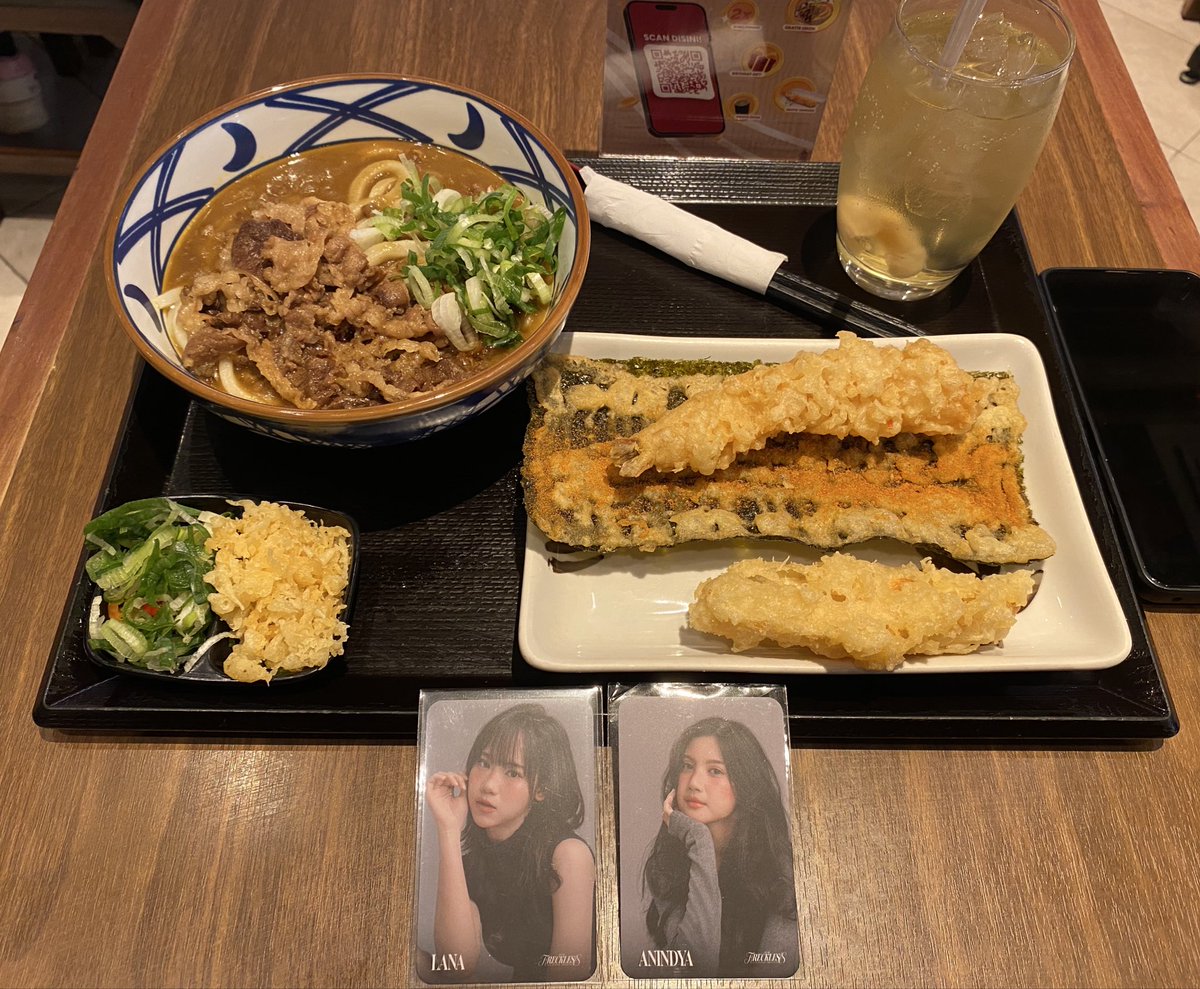 DhandutnyaNina's tweet photo. Kalian buka pake apa? @AR_LanaJKT48 @AR_AnindyaJKT48 have fun OFC event nya π«Άπ»π«Άπ»π«Άπ»
#TakjiLANAgih #BUBARIN https://t.co/ad24N48UyV