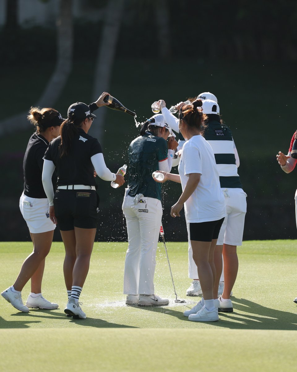 LPGA's tweet photo. Truly a well deserved winner 🥂🙌 #CheersToTheChamp https://t.co/KE1u0nH1dZ