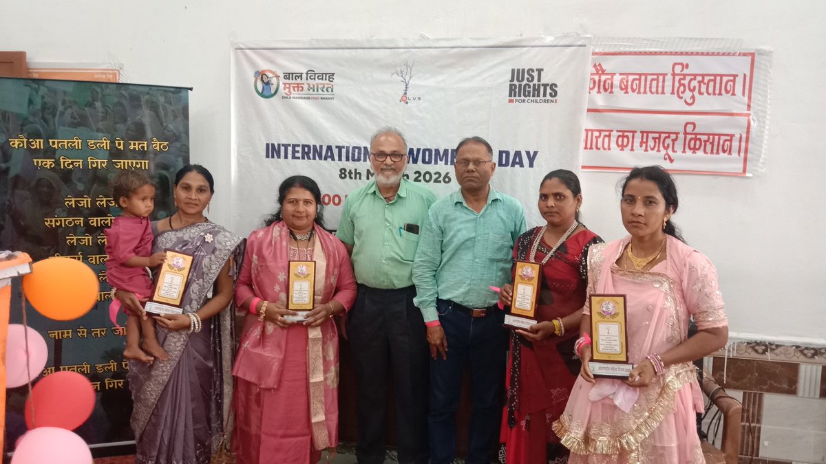 uyatin's tweet photo. On International Women’s Day, we distributed essential materials to women in Banswara to honor their strength and contribution. Empowered women build stronger communities. @JustRightsIndia 
#InternationalWomensDay #womenday #JustRightsForChildren https://t.co/DVn1pwVBBw