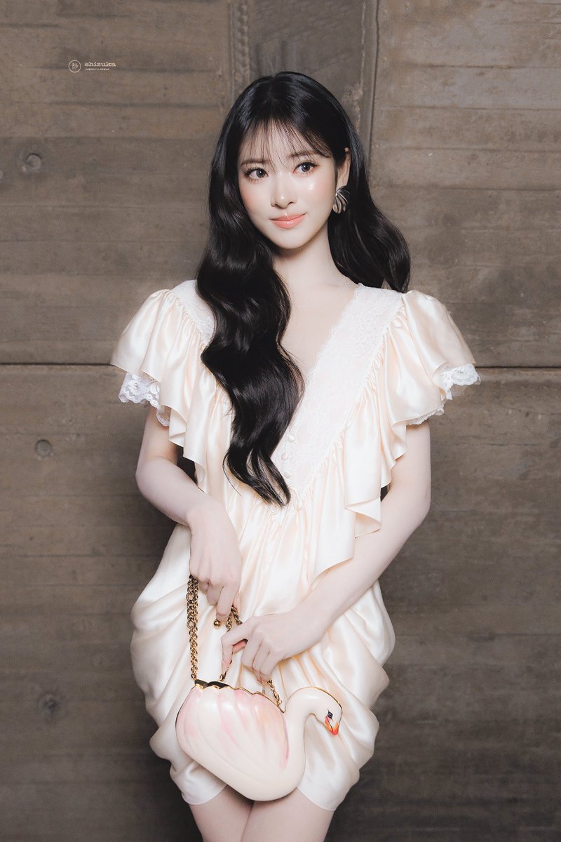shizuka_051117's tweet photo. 260305 CHLOÉ 🤍

#ANNAxCHLOÉ
#MEOVV #미야오 #ANNA #안나 https://t.co/csrzfGbVX8