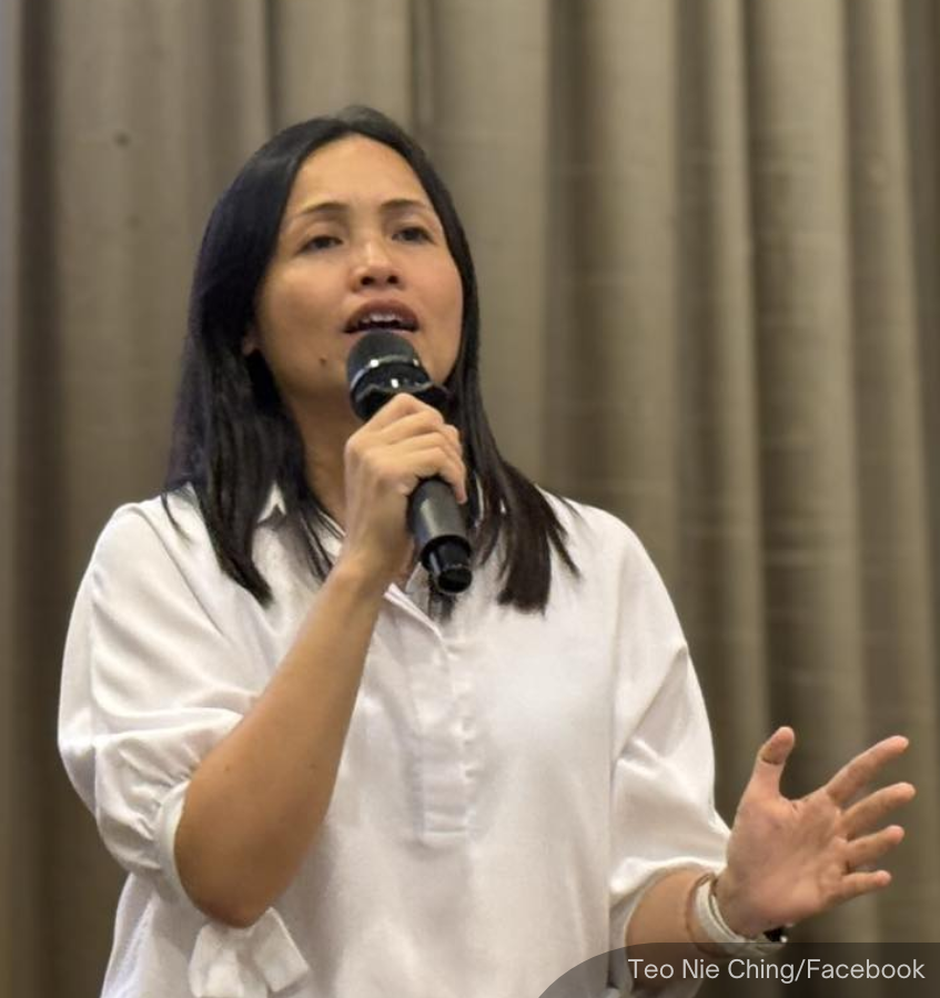 NewsBFM's tweet photo. Many victims of online sexual harassment are unaware they can seek justice through the Anti-Sexual Harassment Tribunal, said Deputy Communications Minister Teo Nie Ching.

She said victims can represent themselves without a lawyer, with cases required to be resolved within 60 days and possible outcomes including apologies or monetary compensation.

🧵1