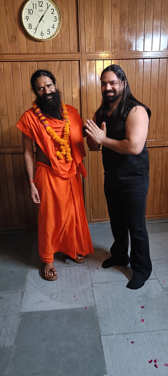 मैं ईश्वर से यही कामना करता हूँ कि वे सदैव इसी प्रकार ऊर्जावान और स्वस्थ बने रहें तथा पूरे देश में हर व्यक्ति को स्वस्थ, जागरूक और ऊर्जावान बनाने का कार्य निरंतर करते रहें। उनका मार्गदर्शन और प्रेरणा देश के लिए अत्यंत मूल्यवान है।