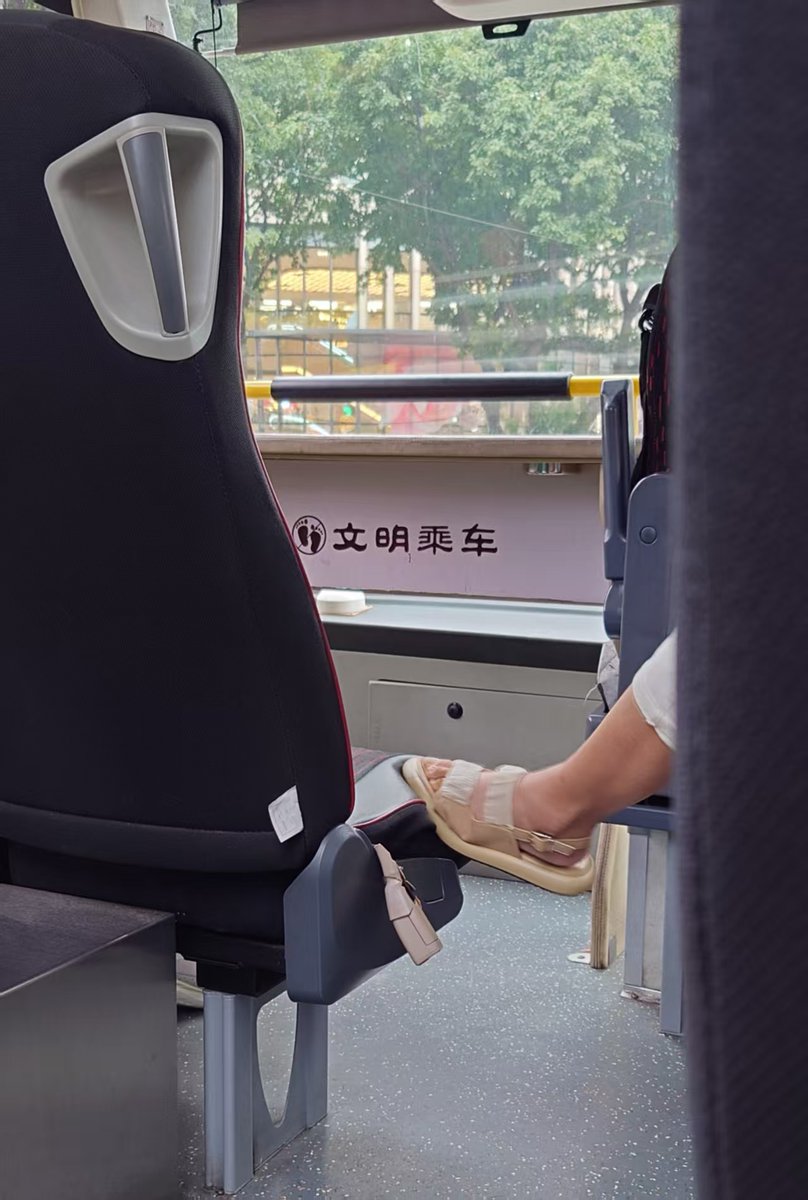 雨夜秃头杀手 tweet media