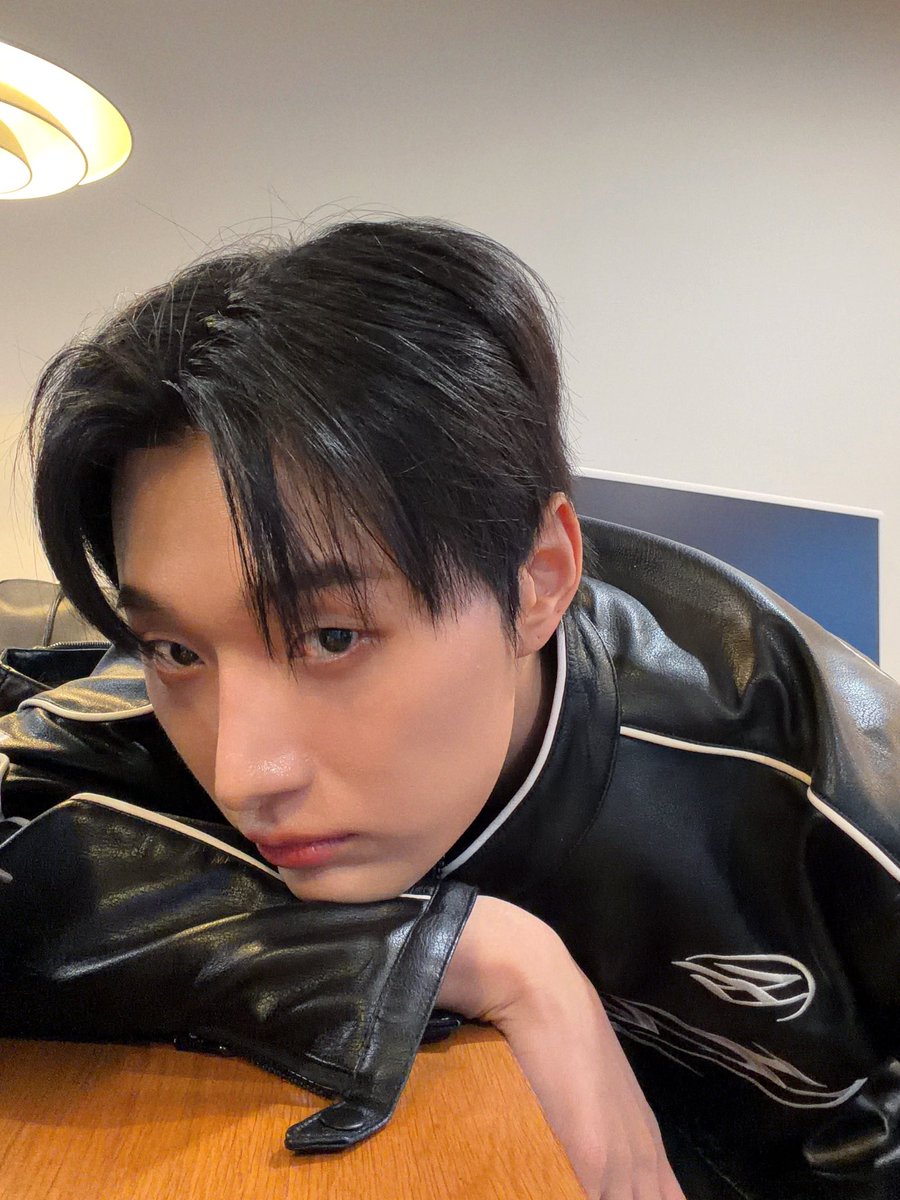 [#OX]

포애기 보고 힘났다! 
오늘도 내일도 화이팅!!😁

#OMEGA_X #오메가엑스
#재한 #JAEHAN