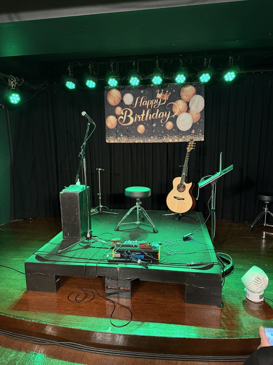 tacotaarin's tweet photo. #西村ケント BirthdayLive
#BackInTown Day2
昨日に引き続きケントくんライブへ。
曲順と数曲入れ替えたセットリストでした。
まさかのスペインはケントアレンジに惚れ惚れ。ロザンナも圧巻！
何度聴いても新しい発見があり、進化が止まらないケントくんはやっぱり凄い！
さいたまにもまた来てね！ https://t.co/bunm2ITQlx