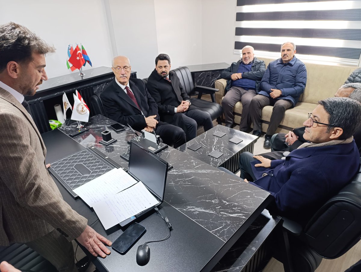 Korkutata_Zeki's tweet photo. 📍Kadim Aşiretler Federasyonu Bingöl İl Temsilciliği 

Kadim Aşiretler Federasyonu Bingöl İl Temsilcimiz Sayın Erkan İşeri’yi ziyaret ederek hayırlı olsun dileklerimizi ilettik.

Nazik misafirperverliği ve samimi sohbeti için kendilerine teşekkür ediyor, yeni görevinde başarılar diliyoruz.