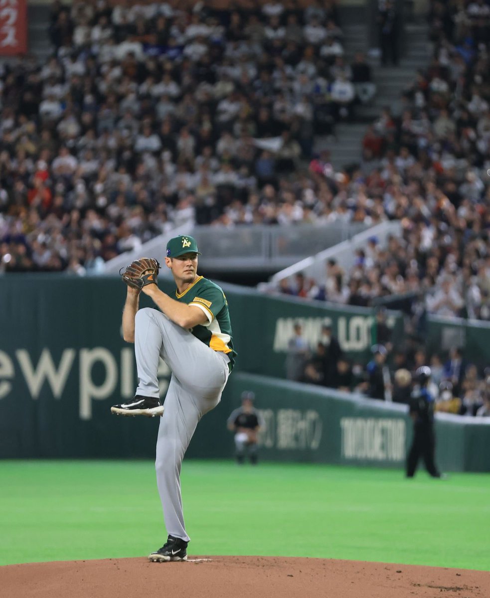 Japan, meet the Big Horse 🐎 

Connor MacDonald tosses 3.0 shutout innings at the Tokyo Dome.

Shohei Ohtani is now 0-for-2 in his career vs Connor Mac 🦄 🤝 🐴