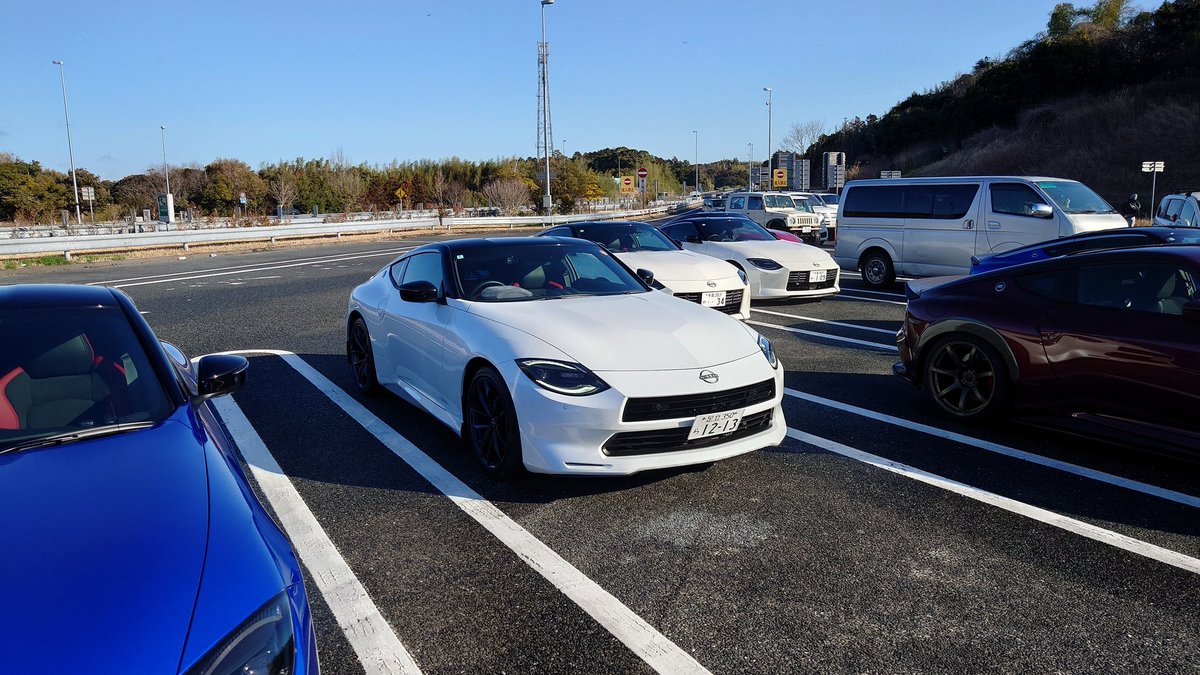 NKR300ZX's tweet photo. #Z32
@RZ34
昨日に引続きいちご狩りツーリング。今日はいちご狩りからの茨城空港、昨日はRZ34で300km今日はZ32で300km、2日間で600kmFairladyは運転が楽しいし、朝起きるの辛くないですね!子供の遠足か（笑） https://t.co/WGDg3G6mAK