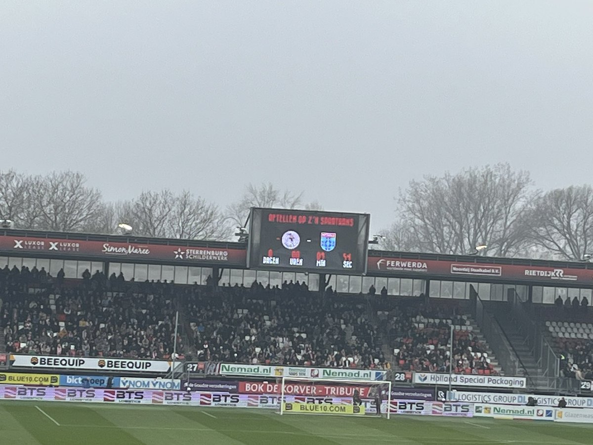 Sparta Rotterdam vs PEC Zwolle op het Kasteel. Wij zitten er klaar voor. Sparta naar voooren⚽️⚽️⚽️!