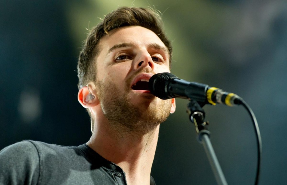 no context guy berryman tweet media