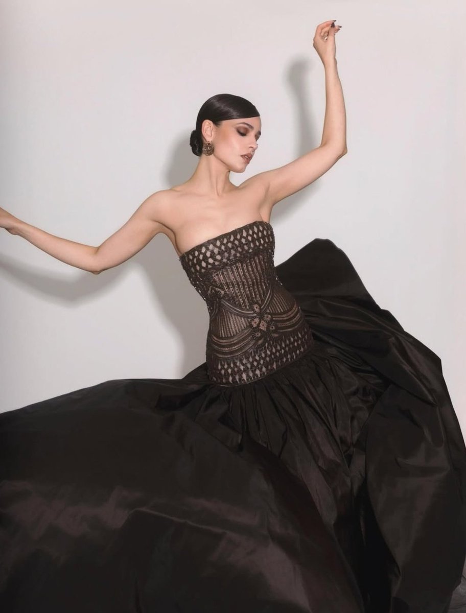 FeminFrame's tweet image. #sofiacarson ... just speechless