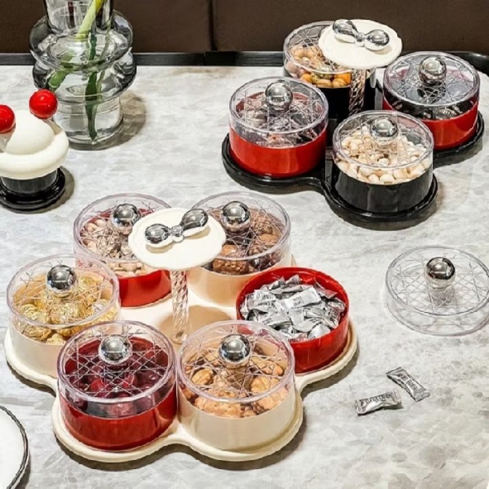 anissssup's tweet photo. korang ada bekas tak nak letak kuih raya nanti???? takde?? ha meh sini cuci mata. kot ada yang berkenan kan, terus beli eh. https://t.co/sx04juTRR6