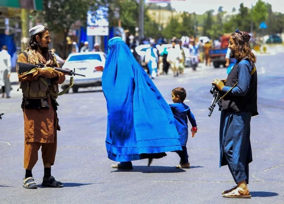 8AM_Media's tweet image. 8 March: Amnesty International — Many Women in Afghanistan Have Been Forced to Abandon Their Own Identity 

Read More: 8am.media/eng/8-march-am… 

#Afghanistan #8March #8MarchWomensDay #8am_media