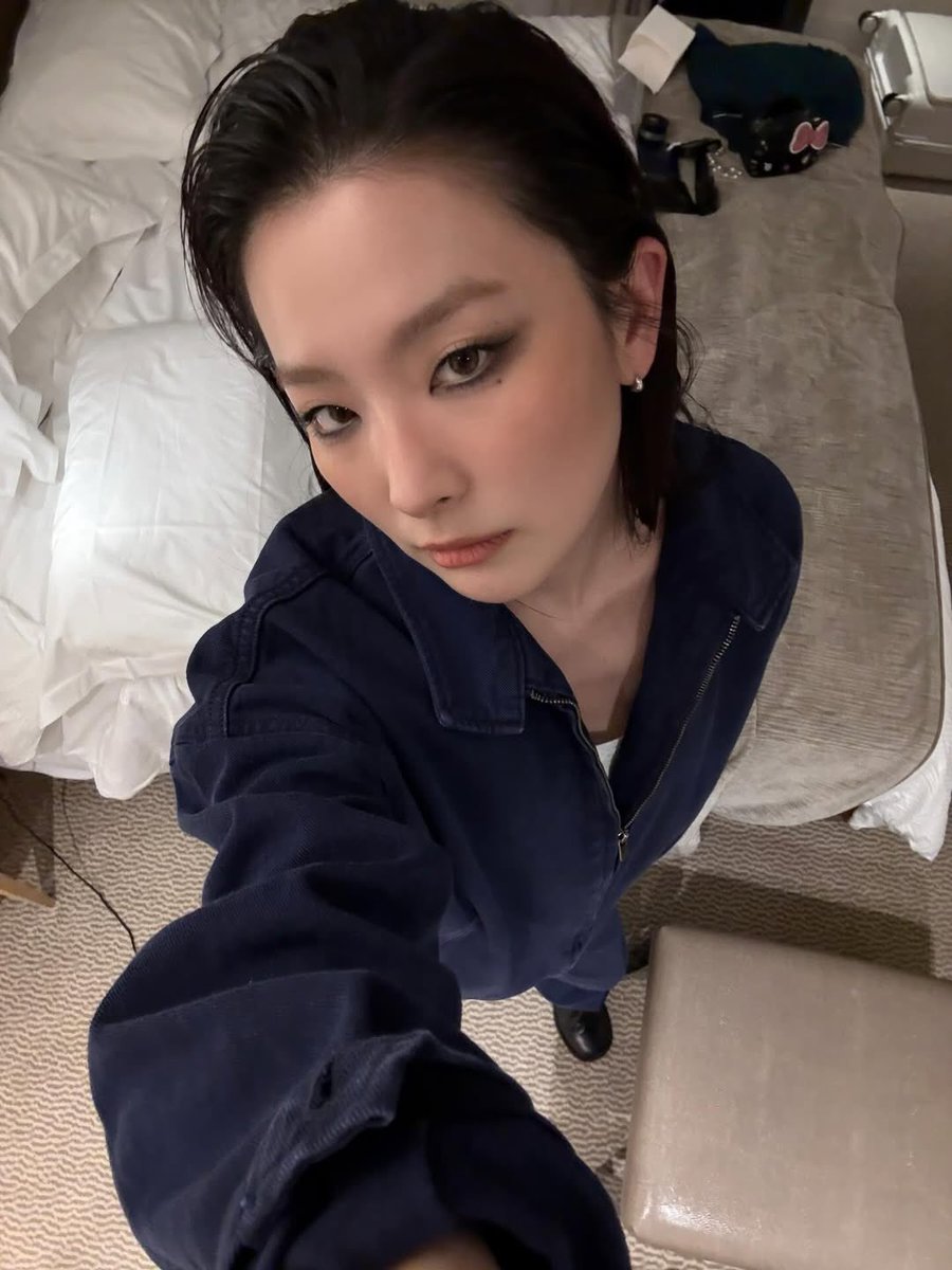 seulgi pics tweet media