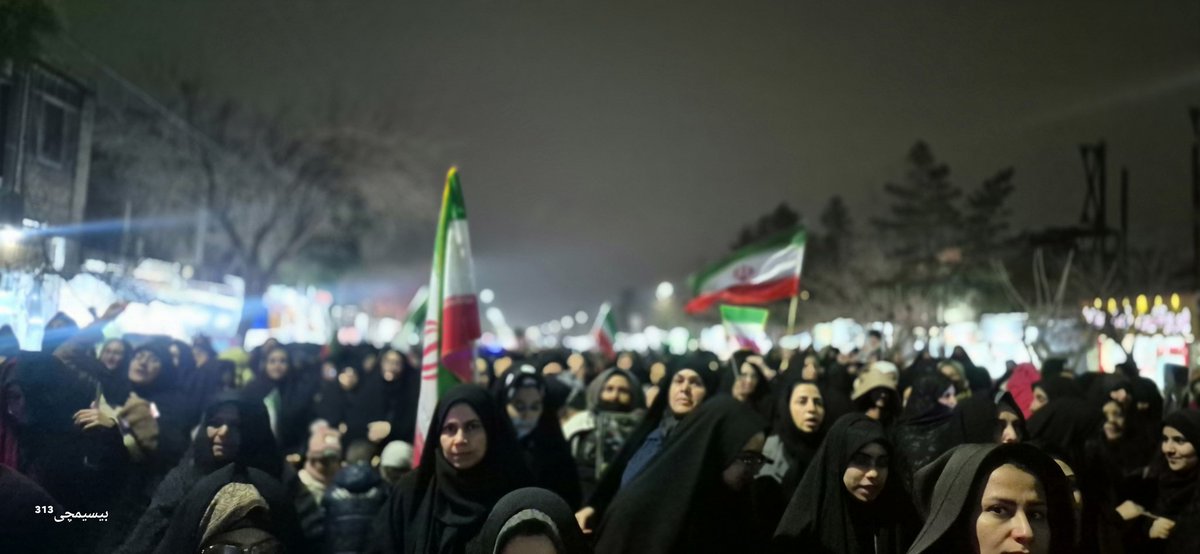 khadm_shohada88's tweet photo. بترسید از الله اکبری که این مردم با بغض میگویند .
#لبیک_یا_خامنه_ای 
#برای_ایران
#تا_پای_جان_برای_ایران https://t.co/UYBKeUtak6