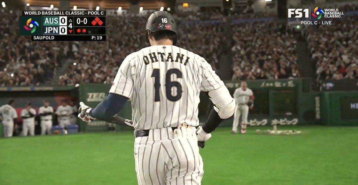 Shohei Ohtani steps up to the plate with the bases loaded in the 4th 👀
📺: FS1