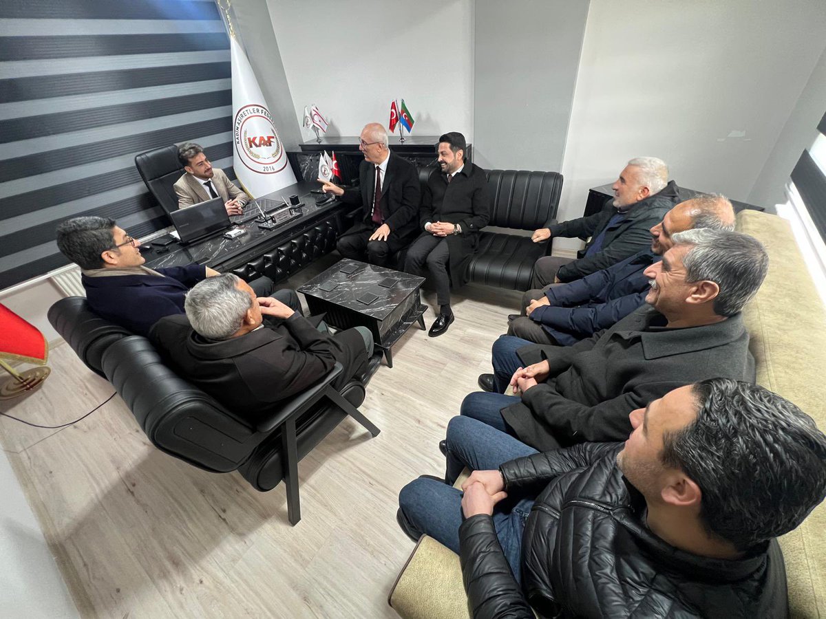 FeyziBerdibek1's tweet photo. 📍Kadim Aşiretler Federasyonu Bingöl İl Temsilciliği

Kadim Aşiretler Federasyonu Bingöl İl Temsilcimiz Sn. Erkan İŞERİ’ye hayırlı olsun ziyaretinde bulunduk.

Sıcak misafirperverliği için kendilerine teşekkür ediyor, üstlendiği bu görevde başarılar ve kolaylıklar diliyoruz.

@Korkutata_Zeki @yilmaz_seven