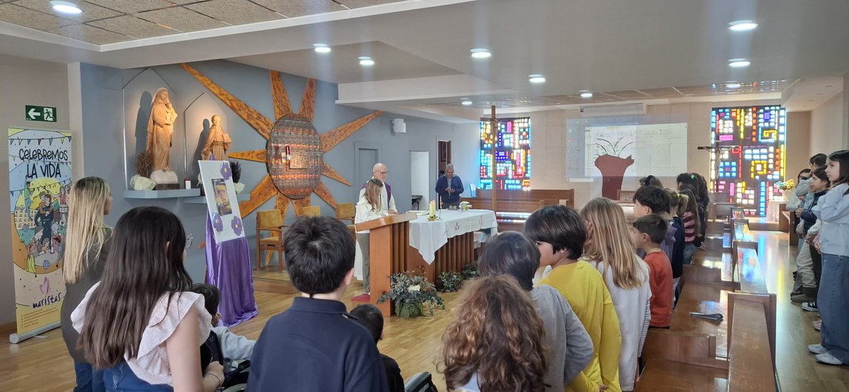 ✝️ Un momento para parar y compartir 💜

Nuestros alumnos de 3º de Primaria han celebrado hoy la Eucaristía de Cuaresma.

Ha sido un momento especial de oración y silencio para preparar el corazón hacia la Pascua. ¡Qué orgullo ver cómo crecen en valores! ✨

#MaristasMurcia