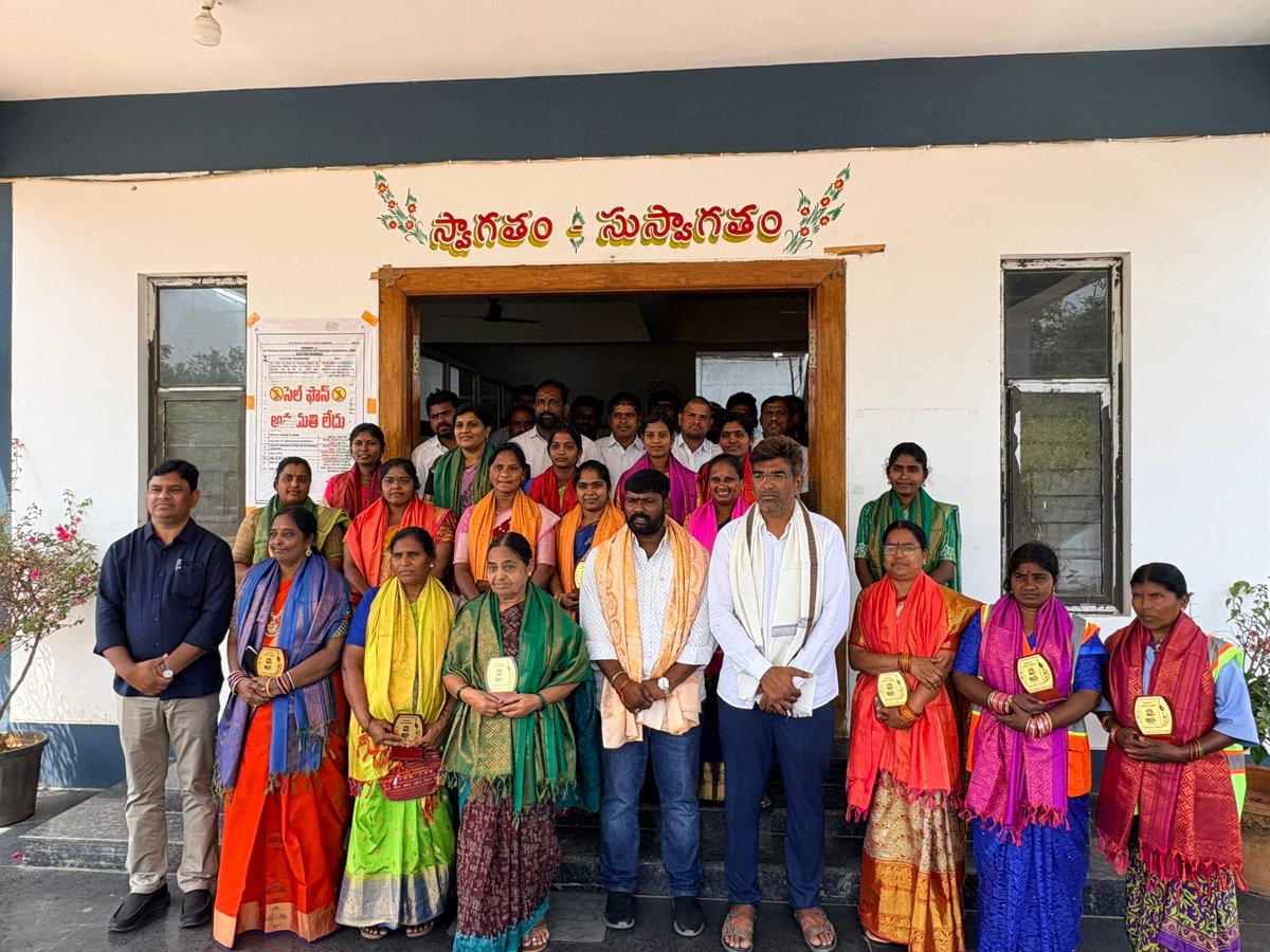 MC_Jammikkunta's tweet photo. As part of the International Women's Day program, Felicitated municipal women councilors, sanitation workers, and municipal women staff 
@SwachhBharatGov @MoHUA_India 
@tksreedevi @cdmatelangana @TelanganaCMO @RoopaMishra77
@Collector_KNR 
@aclb_knr https://t.co/4RQ6Hlp3Sj