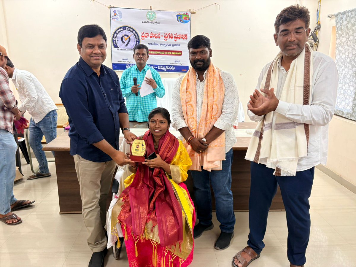 MC_Jammikkunta's tweet photo. As part of the International Women's Day program, Felicitated municipal women councilors, sanitation workers, and municipal women staff 
@SwachhBharatGov @MoHUA_India 
@tksreedevi @cdmatelangana @TelanganaCMO @RoopaMishra77
@Collector_KNR 
@aclb_knr https://t.co/4RQ6Hlp3Sj