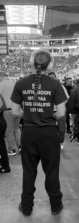 _EHSAthletics's tweet photo. Representing Emmaus Hornets at the state meet…Olivya, 4th place finish…outstanding wrestler and leader, Congratulations @EHS_Hornets @EastPennSD https://t.co/eF93cS4eXS