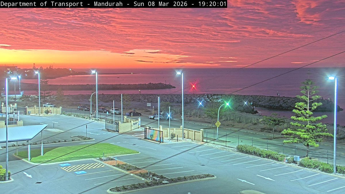 weather_wa's tweet photo. @ManjitK6987 @perthovalman @coffeevanishere @BunburyWeather @baxlex @drstip @JayStill4 @AvisM @paulmp @speedbird020 @Sparrow_65 @ImTheOnlyAstro @MJG_1990 @Barnsy_Lisa @2017Ferret @ParmeliaWeather Mandurah Sunset π
#SevereSunsetAlert #PerthNews #PerthSunset #PerthWeather #WesternAustralia https://t.co/zM2GfNM7w0