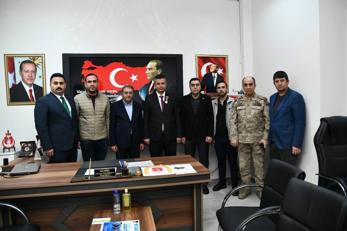 Fethi_ekinci63's tweet photo. Şanlıurfa Valimiz Sn.@hasansildak  
Viranşehir Kaymakamımız Sn.@KemalUlku_Mia 
Ş.Urfa İl Emniyet Müdürümüz Sn .Attila AKSOY 
Ş.Urfa İl Jandarma Komutanı Sn. Ali Naci ALDEMİR 

Bizleri Dernek Merkezinde Ziyaret etttiler.

Ziyaretlerinden dolayı teşekkür ediyoruz.. https://t.co/t4qe8SAvRH