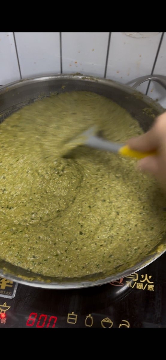 WxFmP576tVXRRog's tweet image. Craving global flavors Try our Thai Green Curry—creamy coconut milk, zesty lime, tender veggies, and a hint of spice!  Ready in 15 mins, perfect for a quick, vibrant bite. #GlobalEats #QuickBite