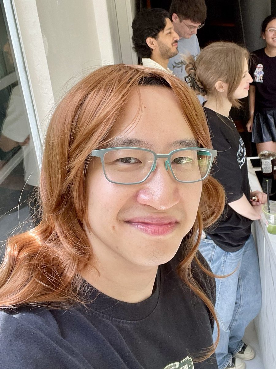 Chinsanity tweet media