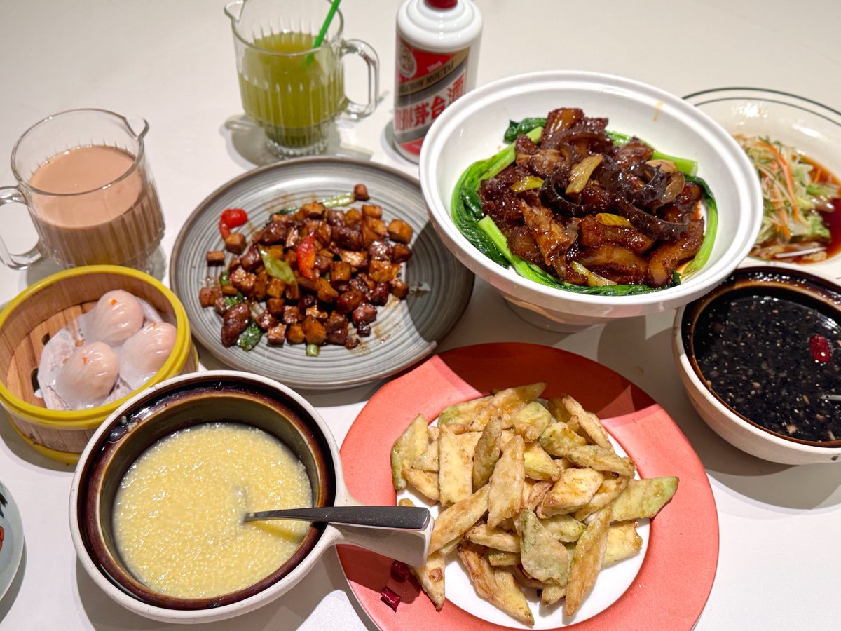 요즘 좀 바쁘지만 오늘은 그래도 친구를 만나기로 했어요😙
1주년 때 다시 만나요!!🫶🏻
모두 오늘도 즐거운 하루 보내세요!