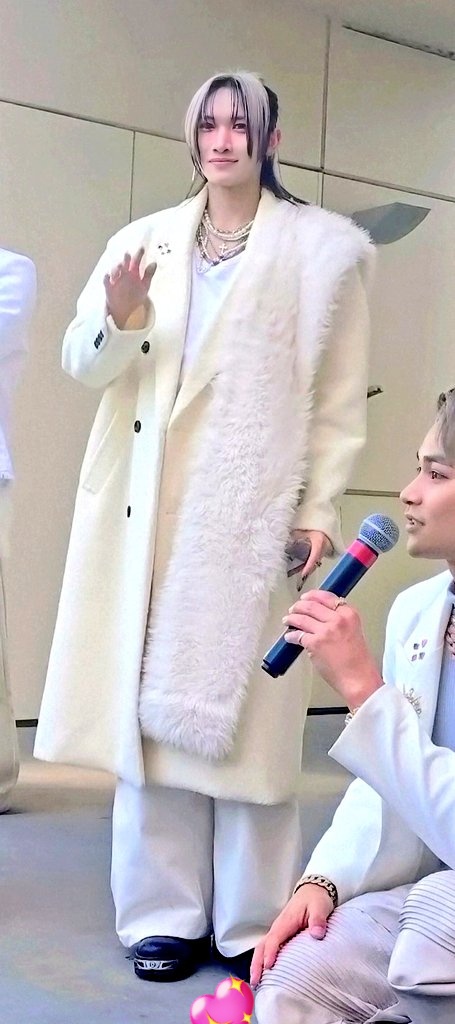 mogte's tweet image. 撮可で最初にやってしまうあるある➜動画じゃなくてカメラでした😂奇跡的にこっち見てた😳💙 @akito__1006    #SevenDeuce  #セブデュ  #リレイズ  #リリイベ