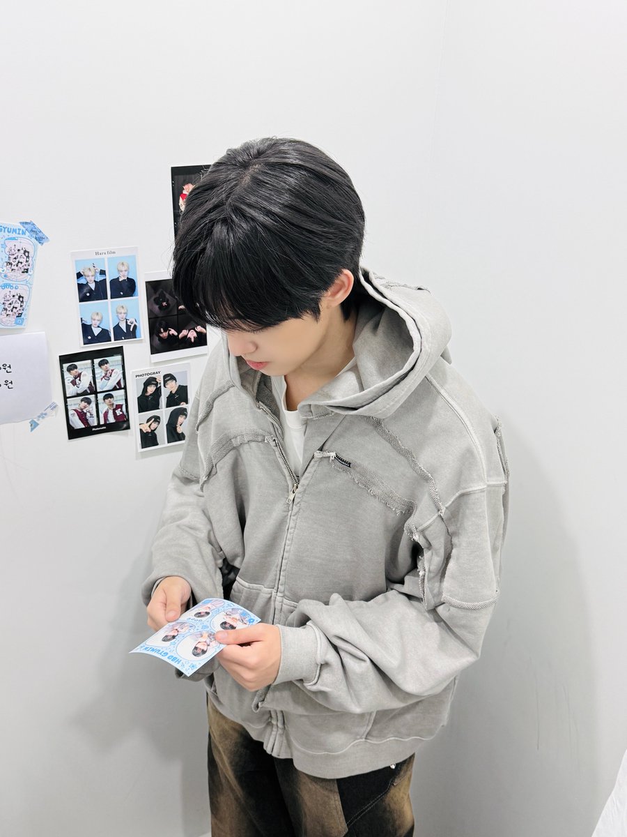 lhg_mm's tweet photo. 💙규민아 생일축하해💙
규민이 기특해요🫳🏻🫸🏻🍀

#도하 #나규민 #미완성의지도 https://t.co/3HFHDe94sN