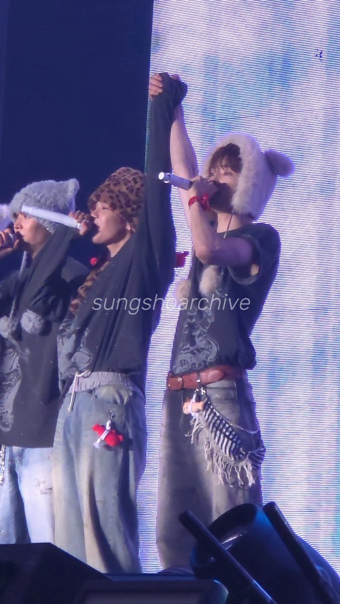 sungshoarchive's tweet photo. 240915 ⏩ 260308

💞🦌🦦💞 https://t.co/nn9w9c078z